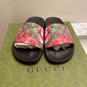 New Gucci bloom slides authentic